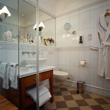 Relais & Chateaux Jagdhof Glashuette 5*