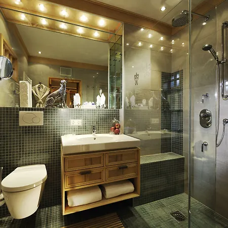 Hotel Relais & Chateaux Jagdhof Glashuette 5*